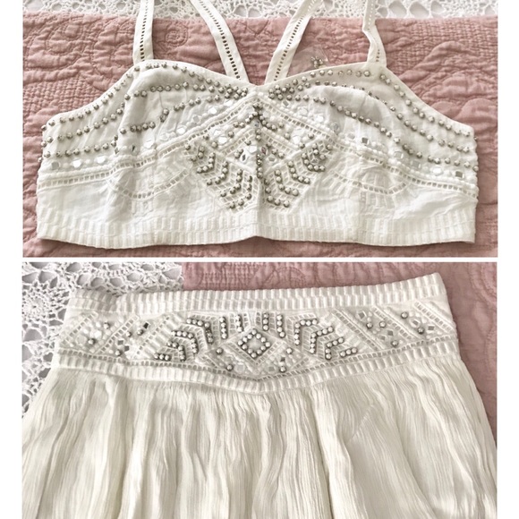 Two-Piece Set Beaded/Embellished Blouse & Skirt - Picture 6 of 8